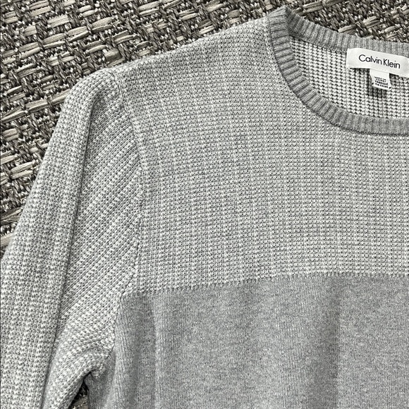 Calvin Klein | Grey Crewneck Pullover - Picture 4 of 11